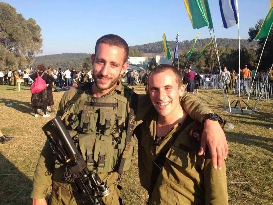 Max Steinberg a parancsnokával